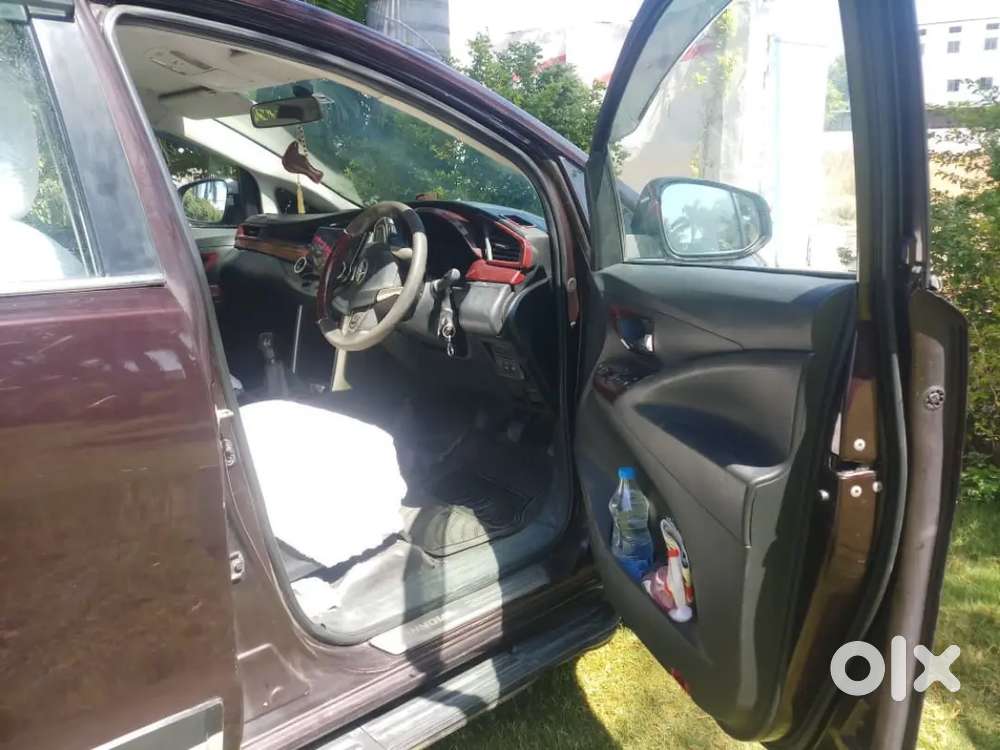 Toyota Innova Crysta 2.4 G Diesel