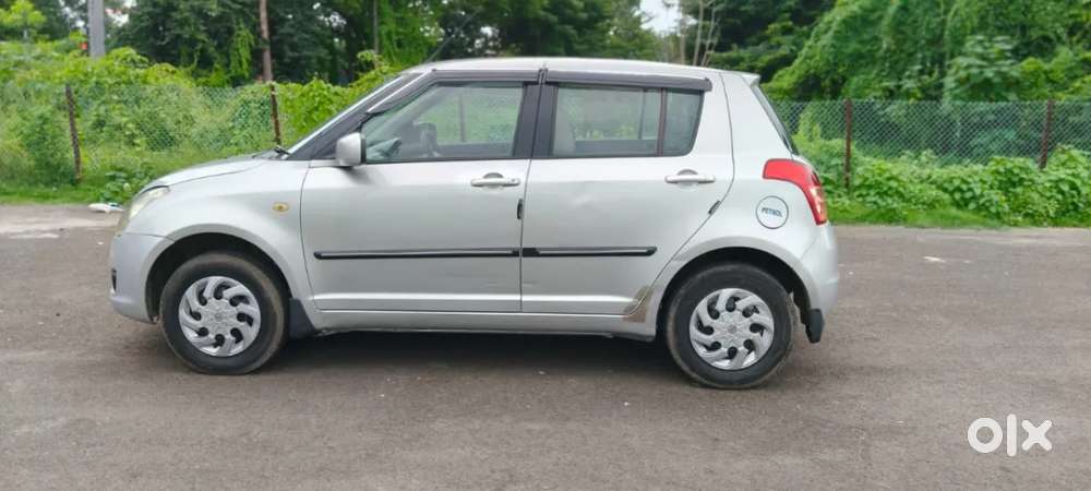 Maruti Suzuki Swift Vxi, 2010, Petrol