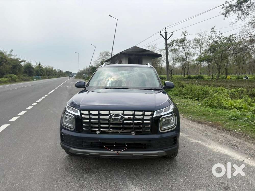 Hyundai Venue 2023 Petrol Well Maintained