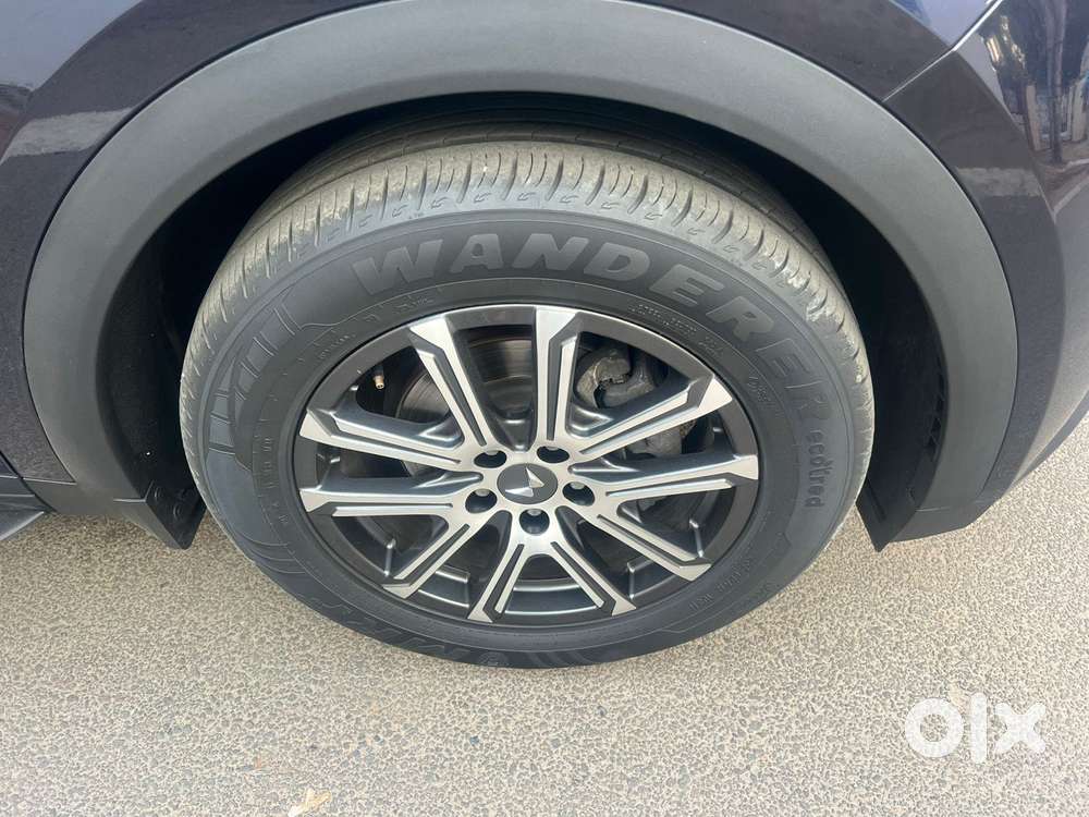 Mahindra Xuv700 2.2 Ax 7 Diesel At Str, 2022, Diesel