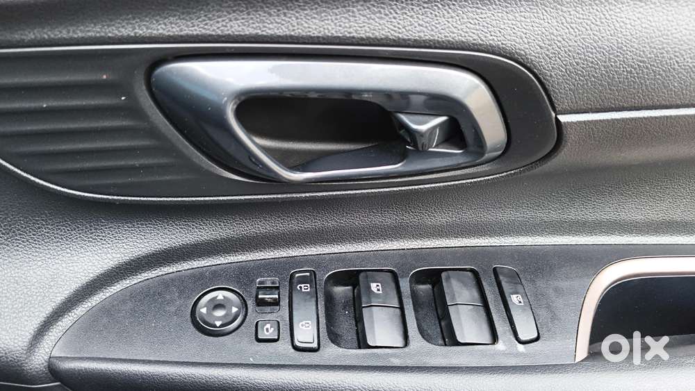 Hyundai New I20 1.2 Asta (o) Mt, 2023, Petrol
