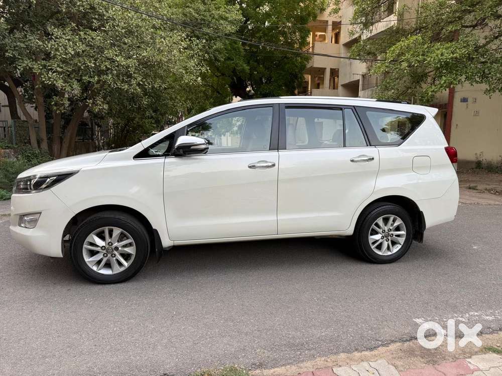 Toyota Innova Crysta 2.8z Automatic, 2017, Diesel