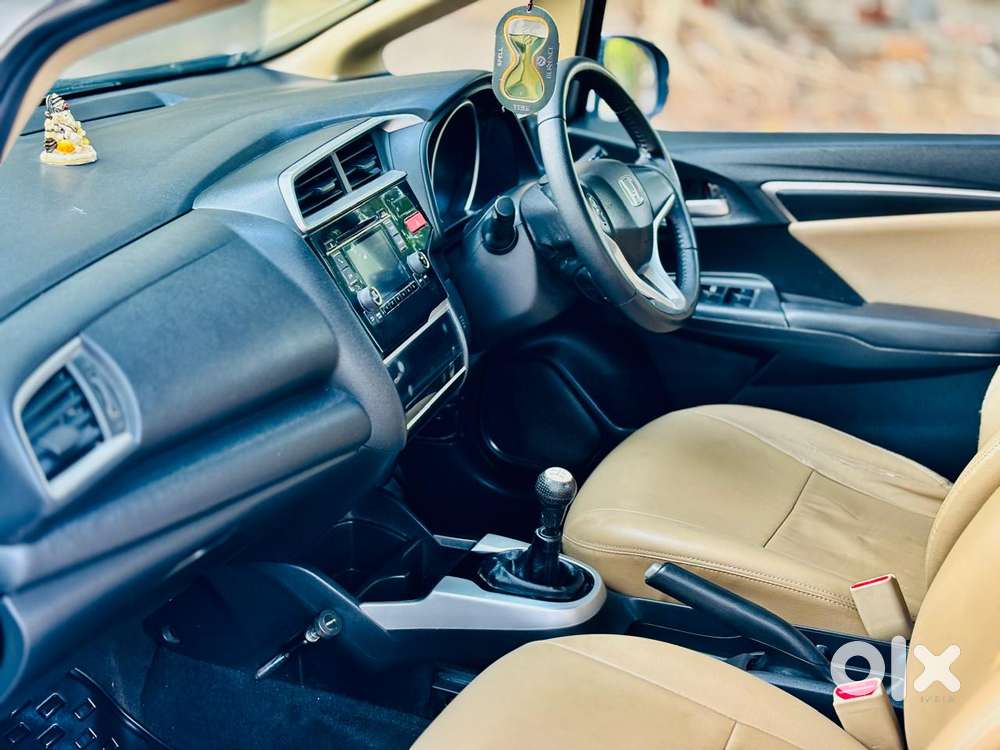 Honda Jazz V Mt Privilege, 2015, Petrol