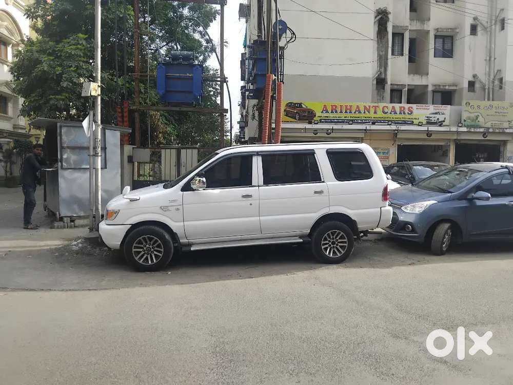 Chevrolet Tavera Neo 2013 10 Seater