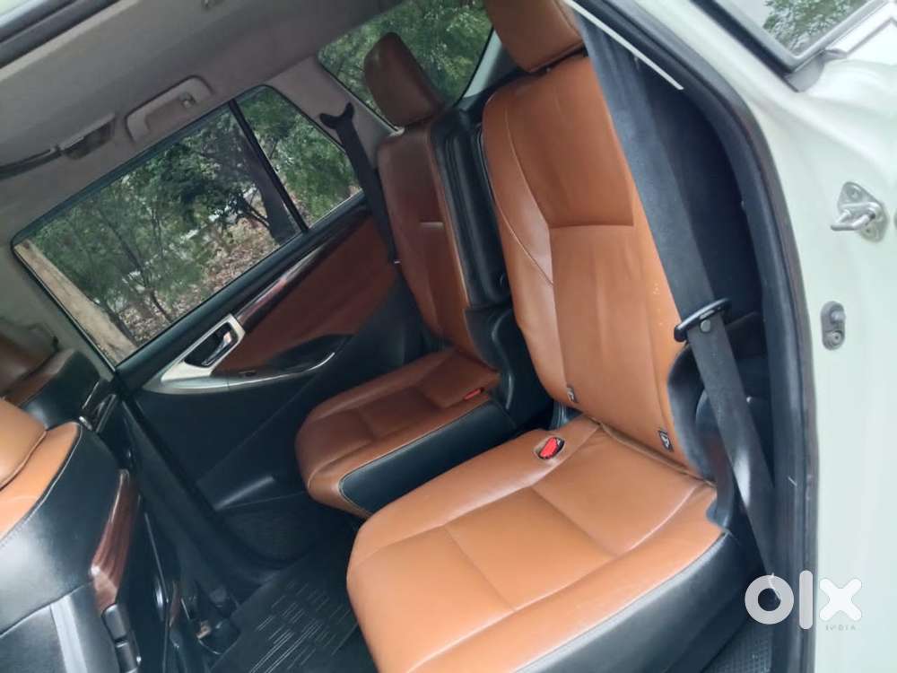 Toyota Innova Crysta 2.8z Automatic, 2016, Diesel