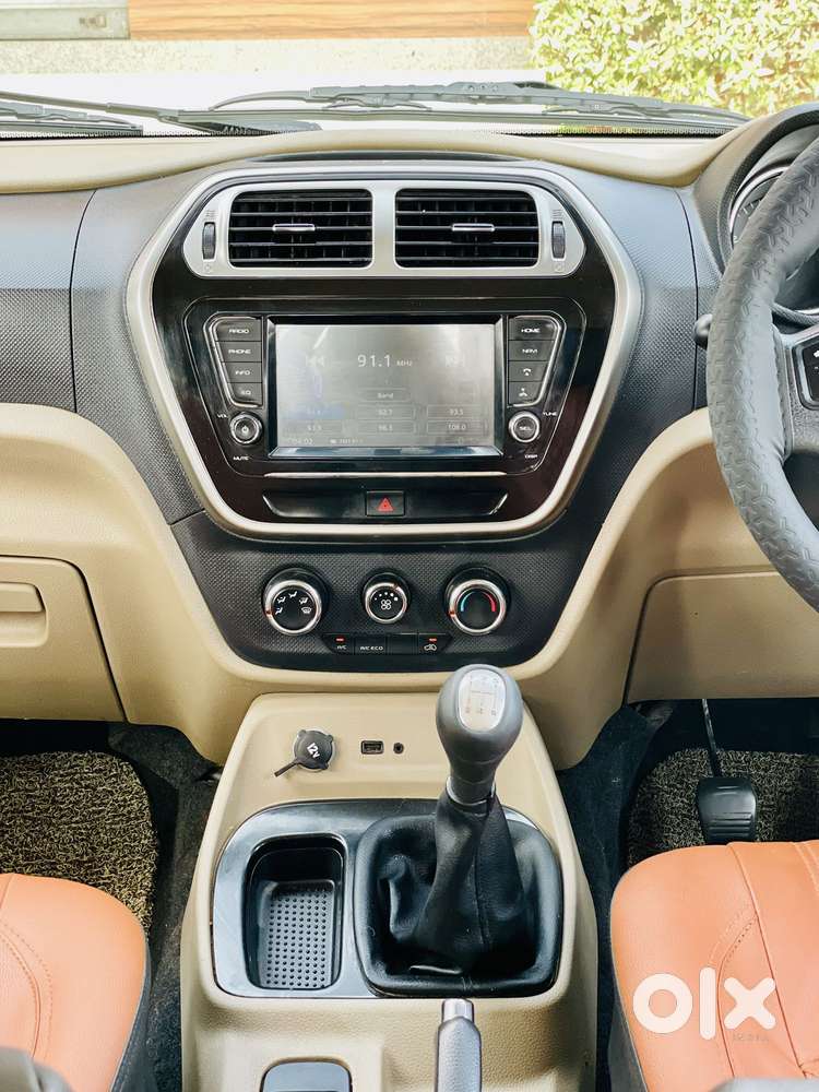Mahindra Tuv 300 T10, 2019, Diesel