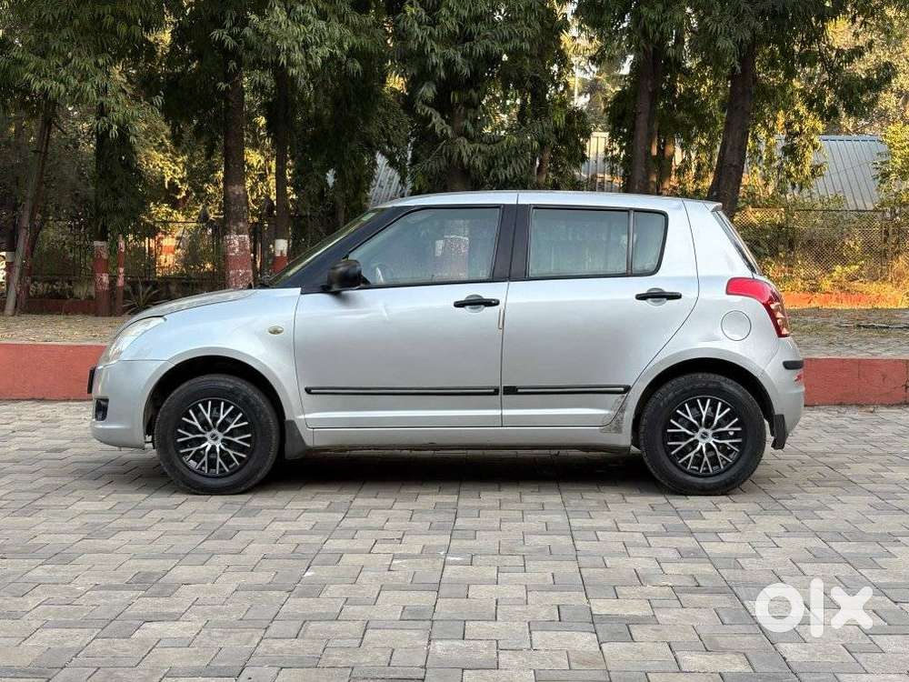 Maruti Suzuki Swift Vxi 1.2 Abs Bs-iv, 2009, Petrol