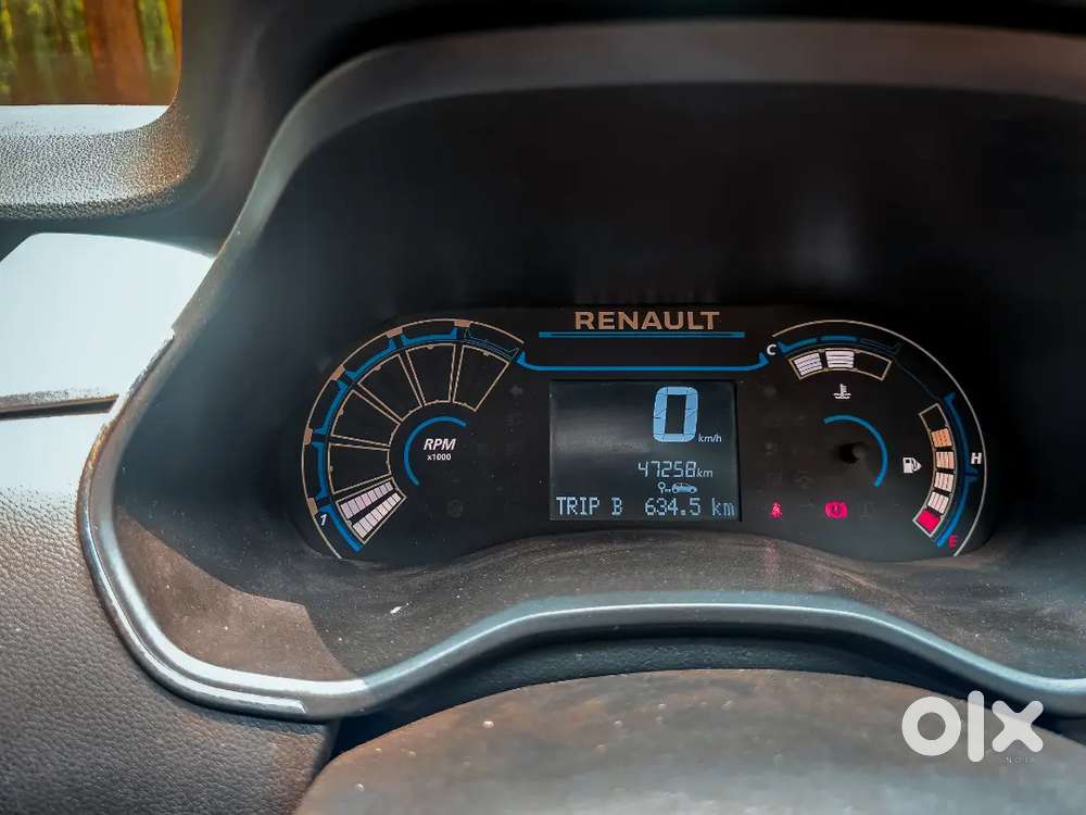 Renault Triber 1.0 Rxz (top) 2019 Petrol