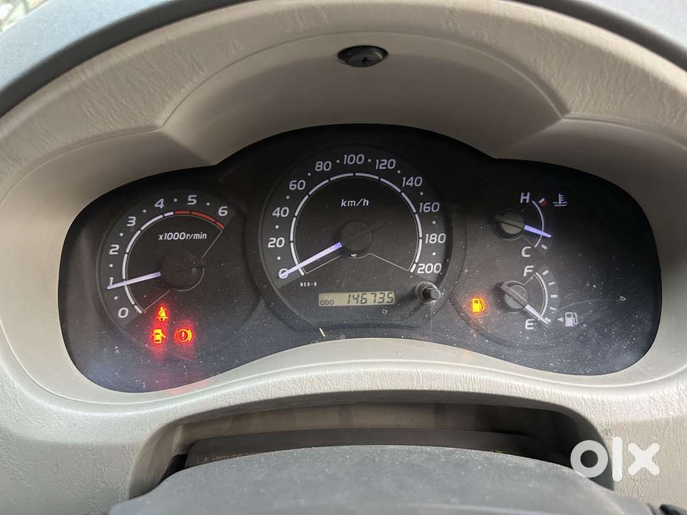 Toyota Innova 2.5 G (diesel) 8 Seater Bs Iv, 2011, Diesel