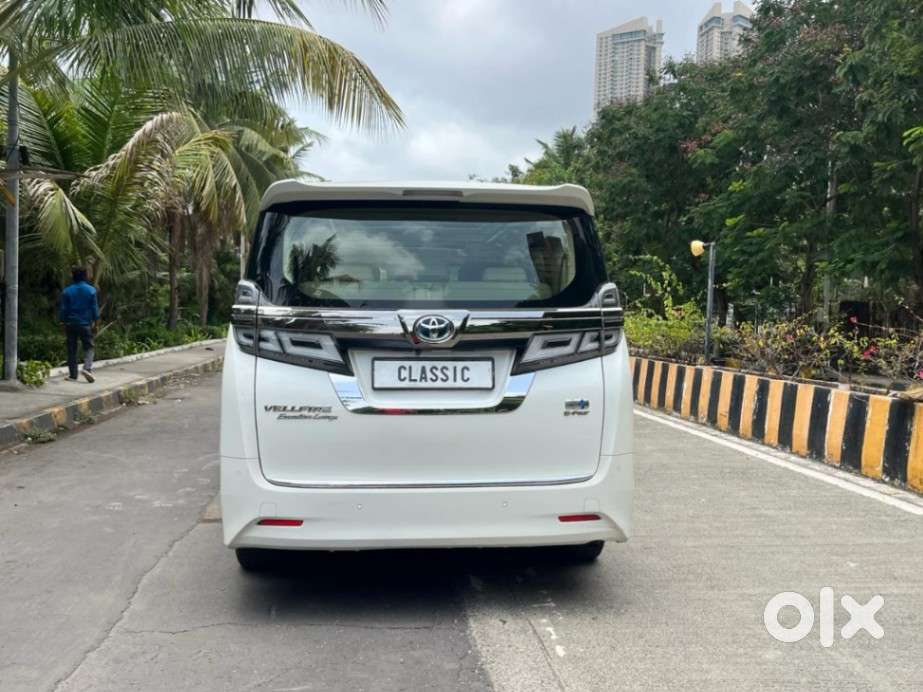 Toyota Vellfire Vip &ndash; Executive Lounge, 2023, Petrol