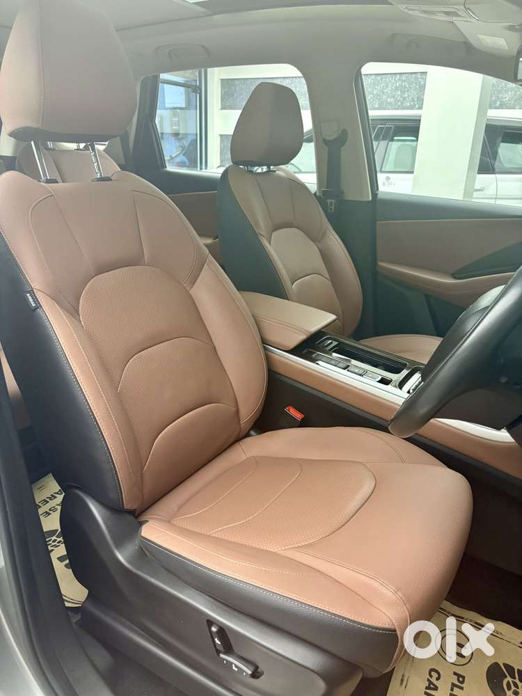 Mg Hector Plus Sharp Pro 1.5 Turbo Petrol Cvt 7 Str, 2023, Petrol