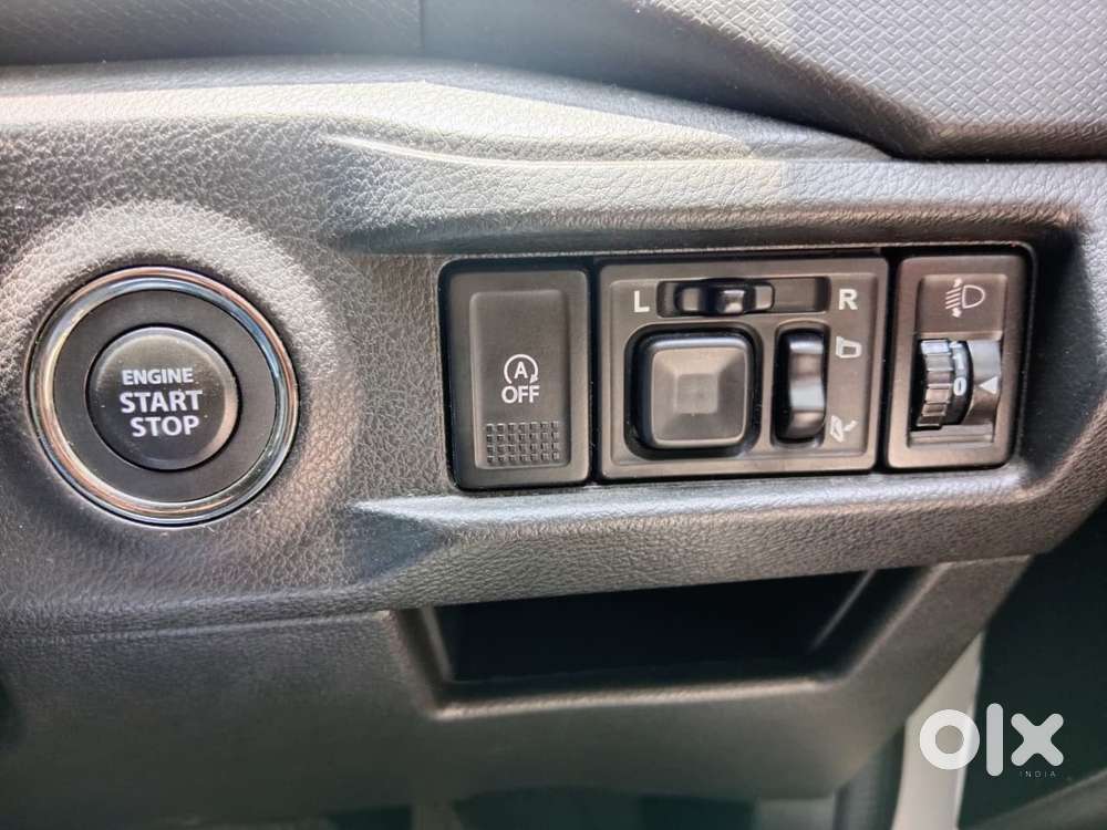 Maruti Suzuki Brezza 1.5 Zxi Plus At Smart Hybrid, 2020, Petrol