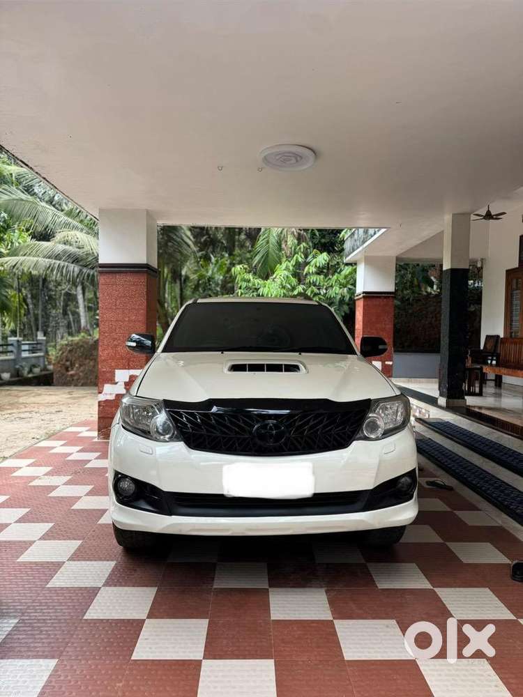 Toyota Fortuner 2015