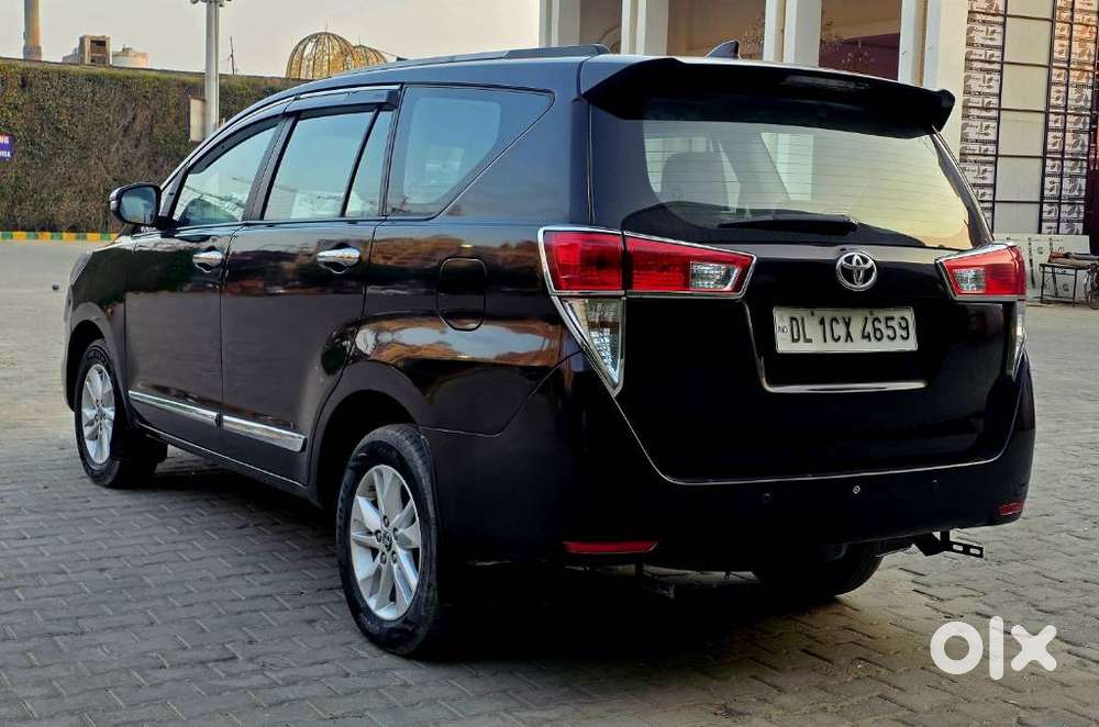 Toyota Innova Crysta 2.4 G Mt 7 Str, 2017, Diesel