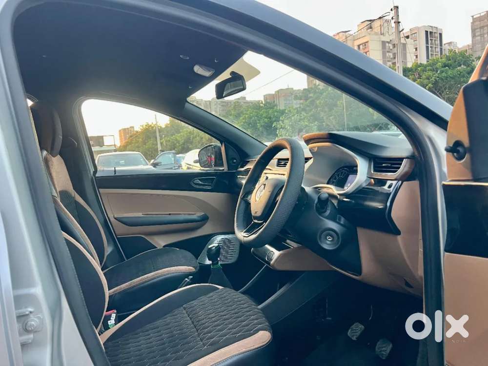 Renault Triber Rxt, 2025, Petrol