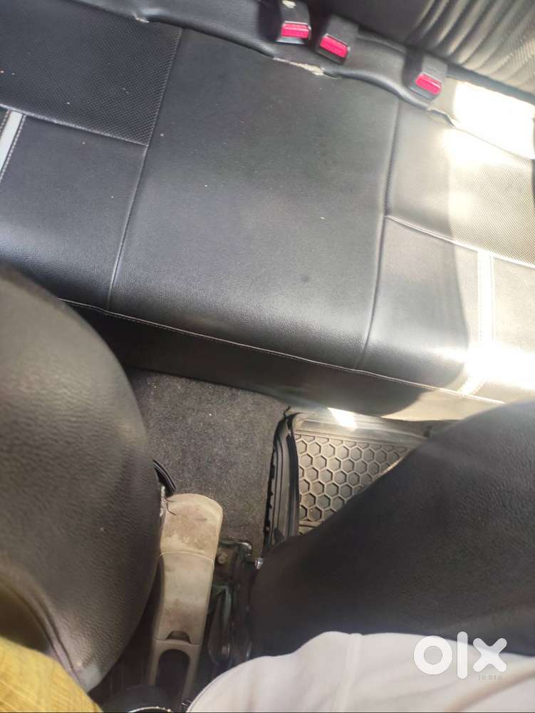 बड़ी गाड़ी लेने का इच्छुक हूं इसलिए बेच रहा हूं