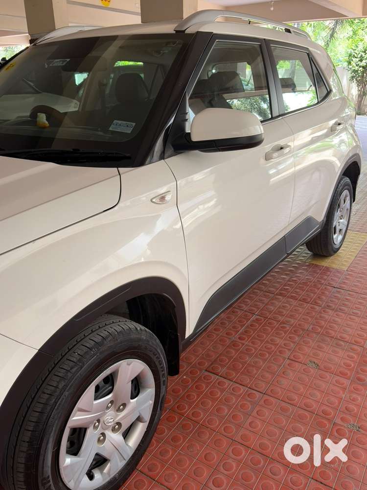 Hyundai Venue 2021 Model - Mint Condition (showroom Track)