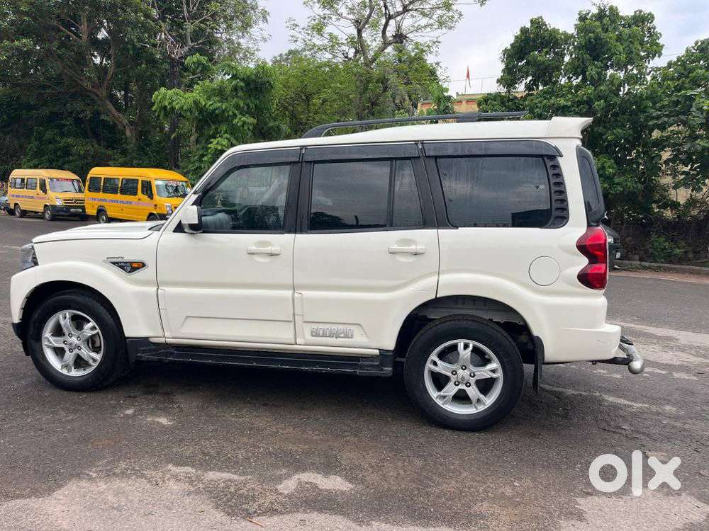 Mahindra Scorpio S10, 2016, Diesel
