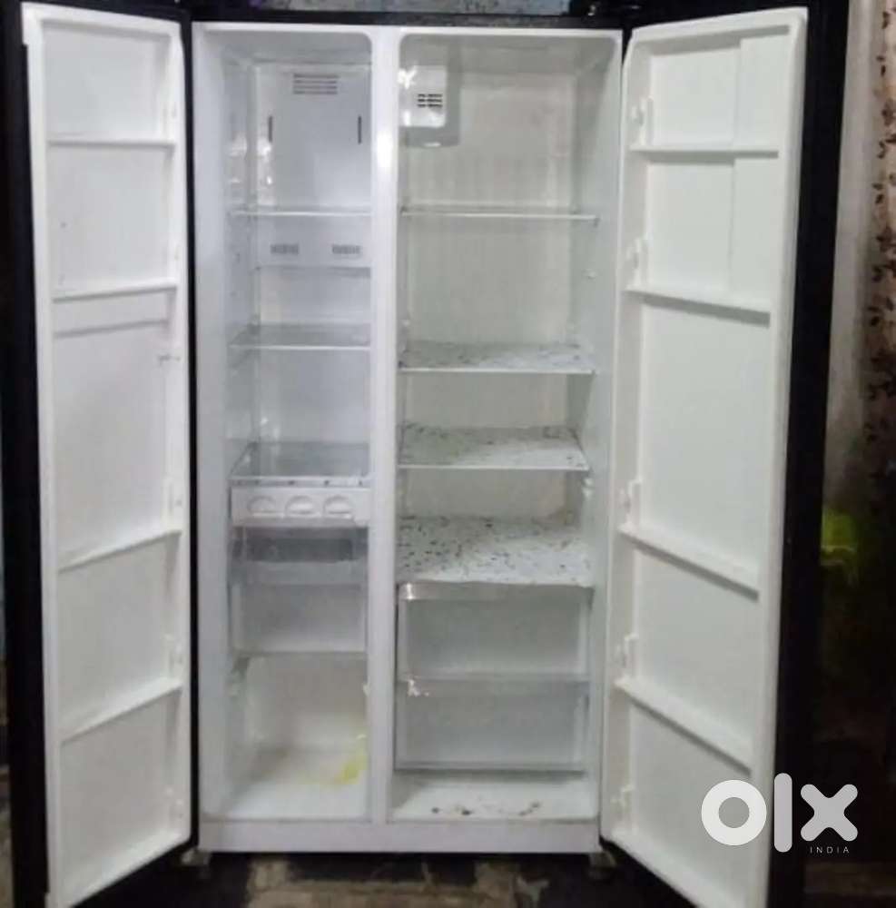 Fridge repair shop