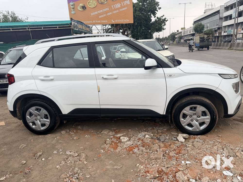 Hyundai Venue 1.2 S (o), 2020, Cng & Hybrids