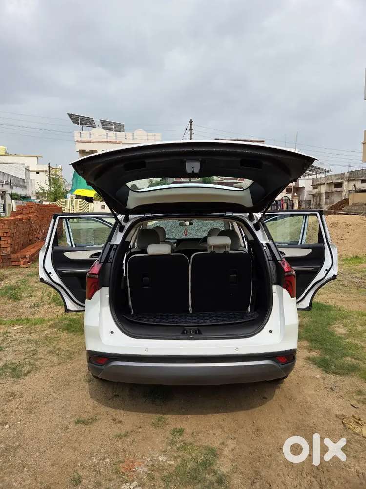 Mahindra Xuv700 Diesel Mt 2025