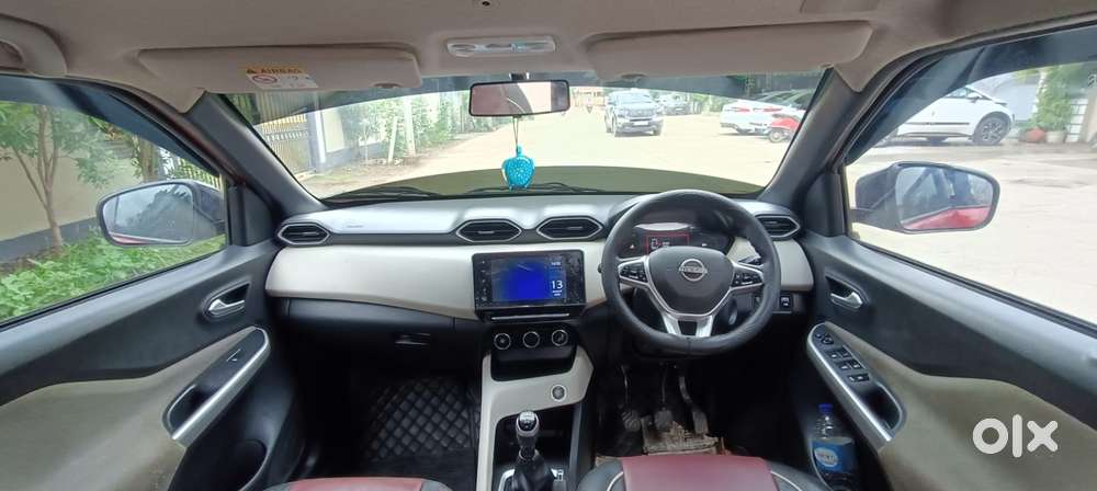 Nissan Magnite 1.0 Xv Premium, 2023, Petrol
