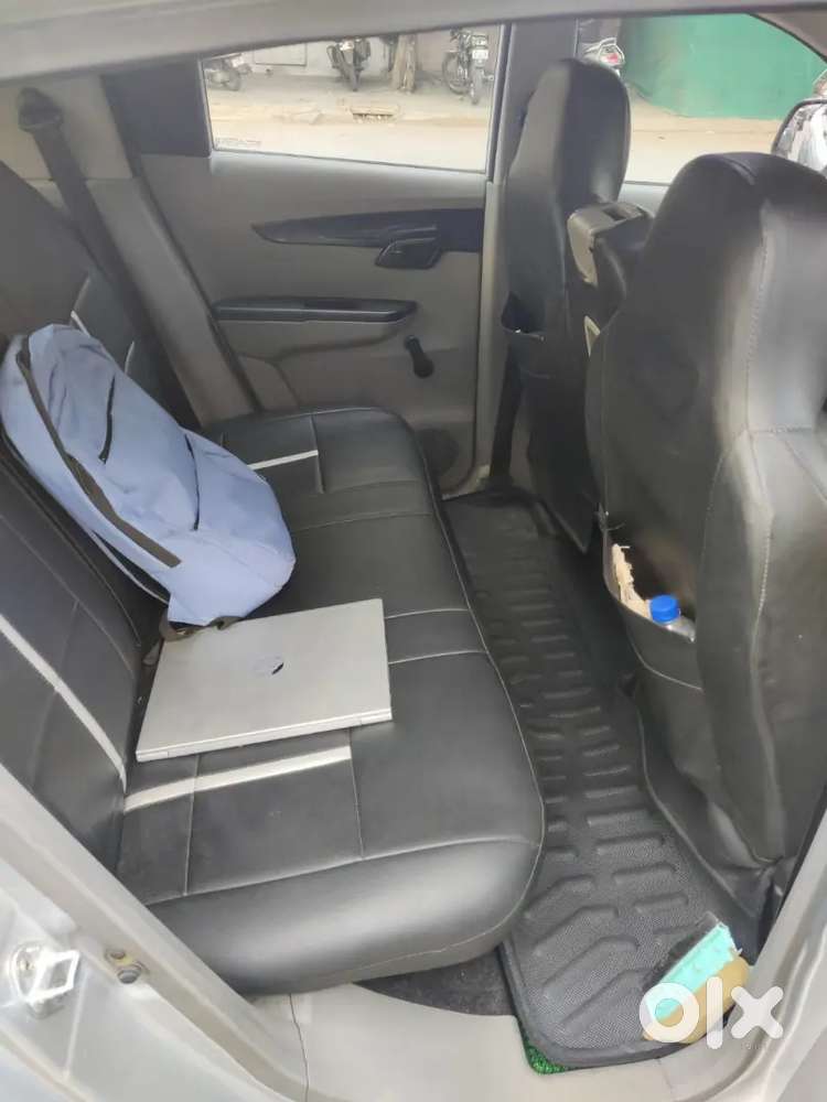 Mahindra Kuv 100 2017