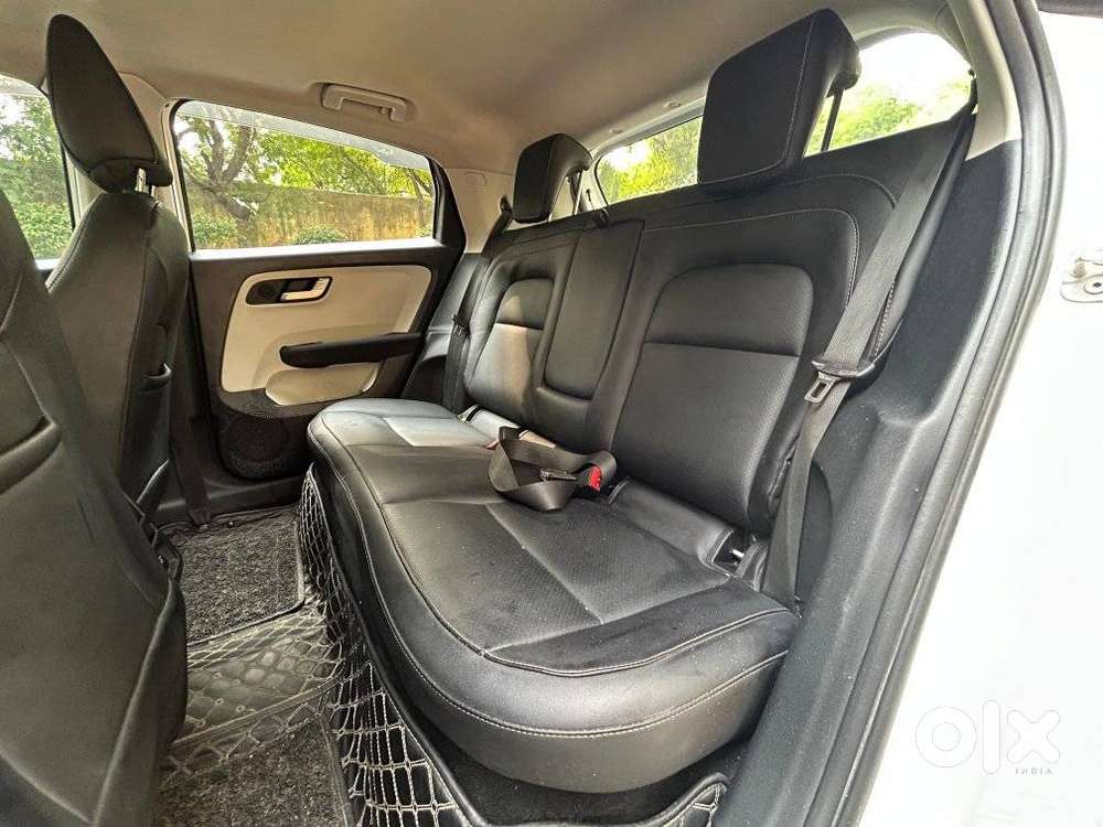 Tata Altroz 1.2 Xza Petrol Dct, 2023, Petrol