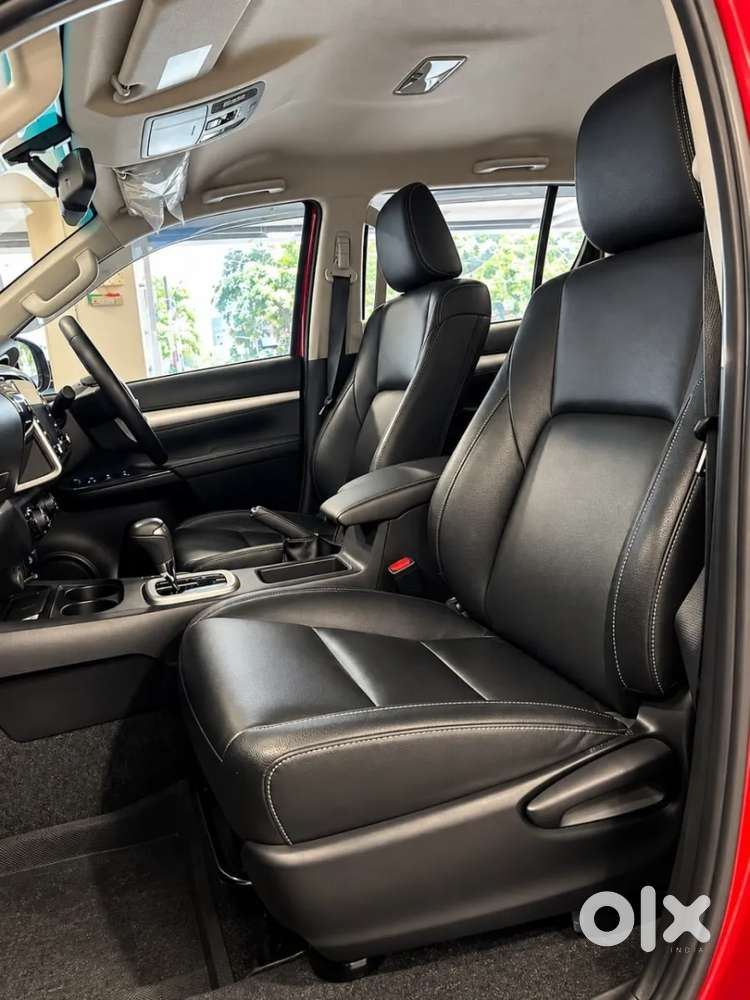 Toyota Hilux 2.8 High 4x4 Mt, 2023, Diesel