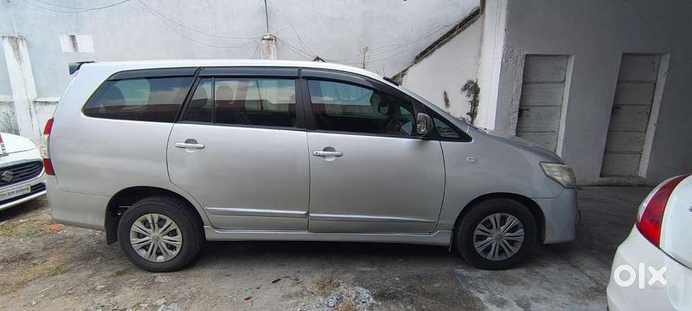 Toyota Innova 2014 Diesel Well Maintained