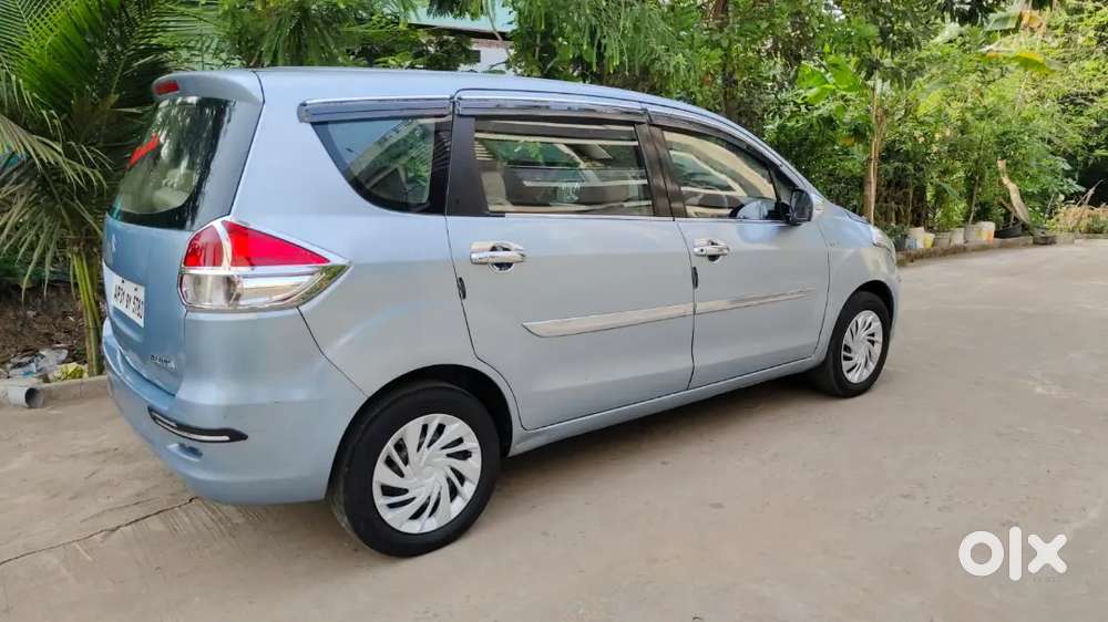Maruti Suzuki Ertiga Vxi Petrol 2012