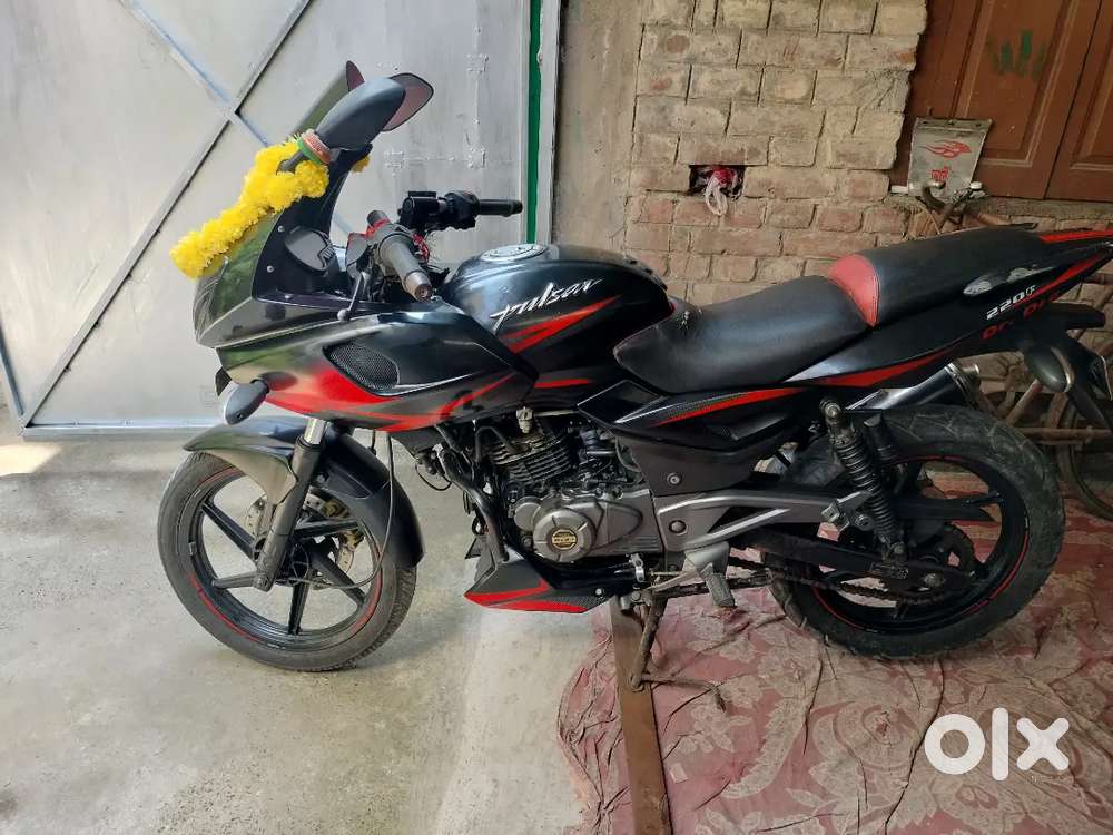 Bajaj Pulsar 220 2018