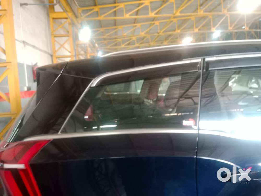 Mahindra Xuv700 Petrol 2025