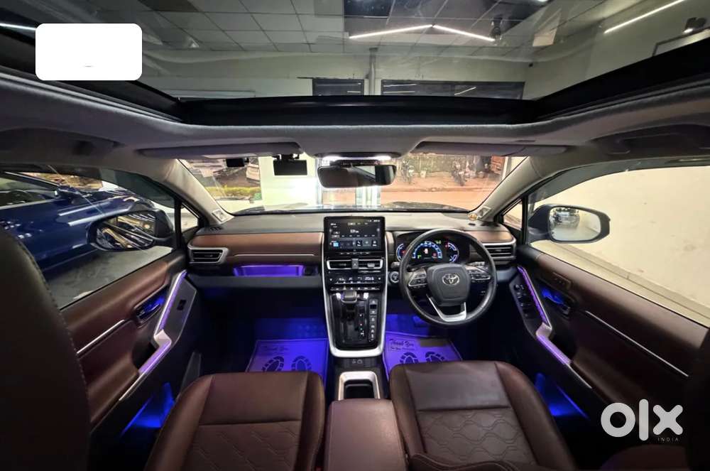 Toyota Innova Hycross 2.0 Zx (o) Hybrid 7 Str, 2024, Petrol