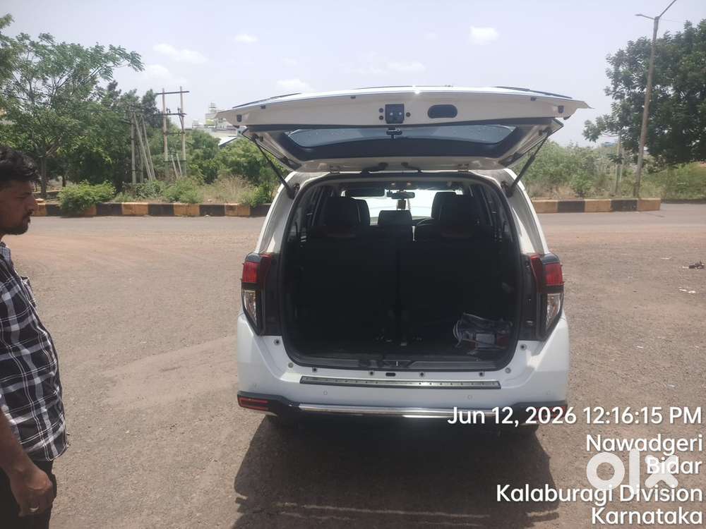 Toyota Innova Crysta 2025