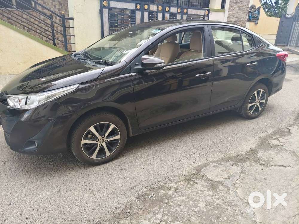 2021 Toyota Yaris G Automatic (cvt) - Less Driven   Like Brand New