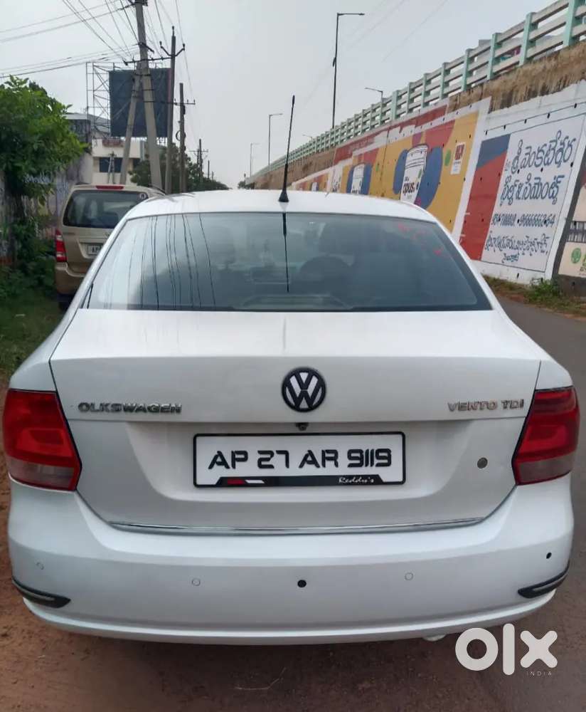 Volkswagen Vento 1.6 Highline 2013