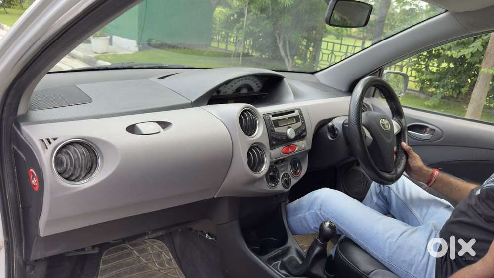 Toyota Etios Liva V Sp*, 2011, Petrol