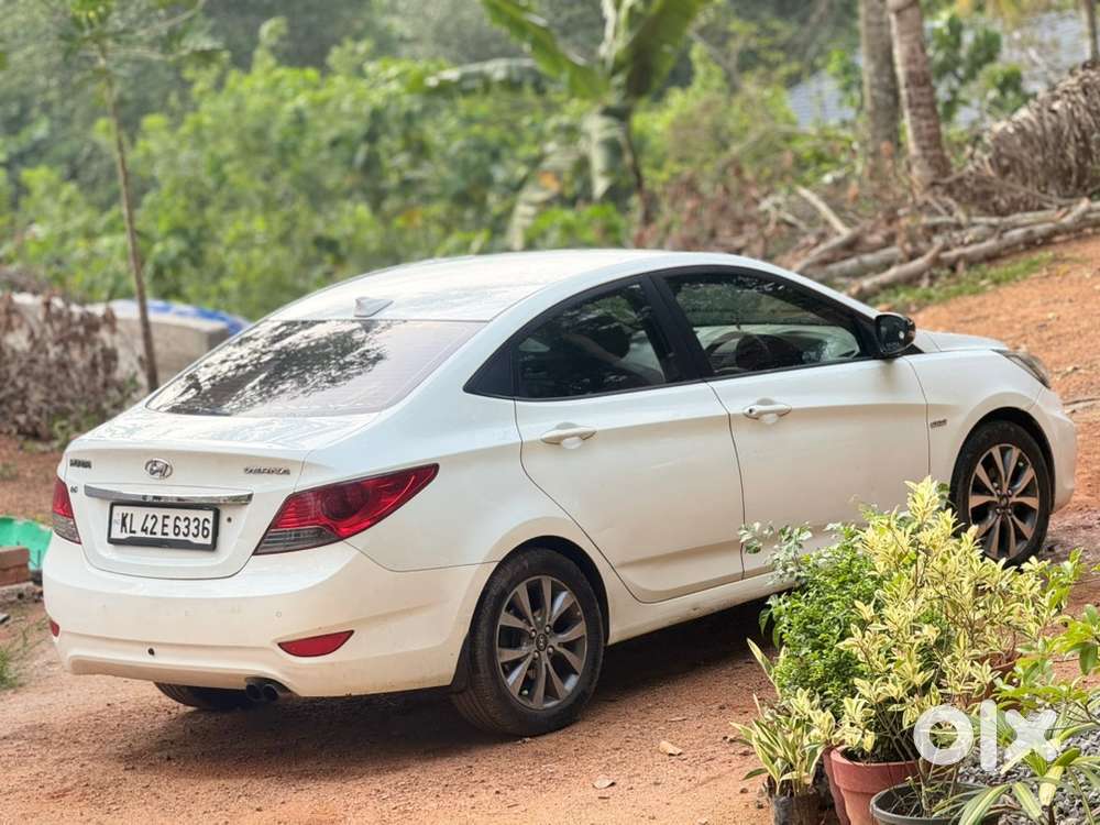 Hyundai Fluidic Verna 2011
