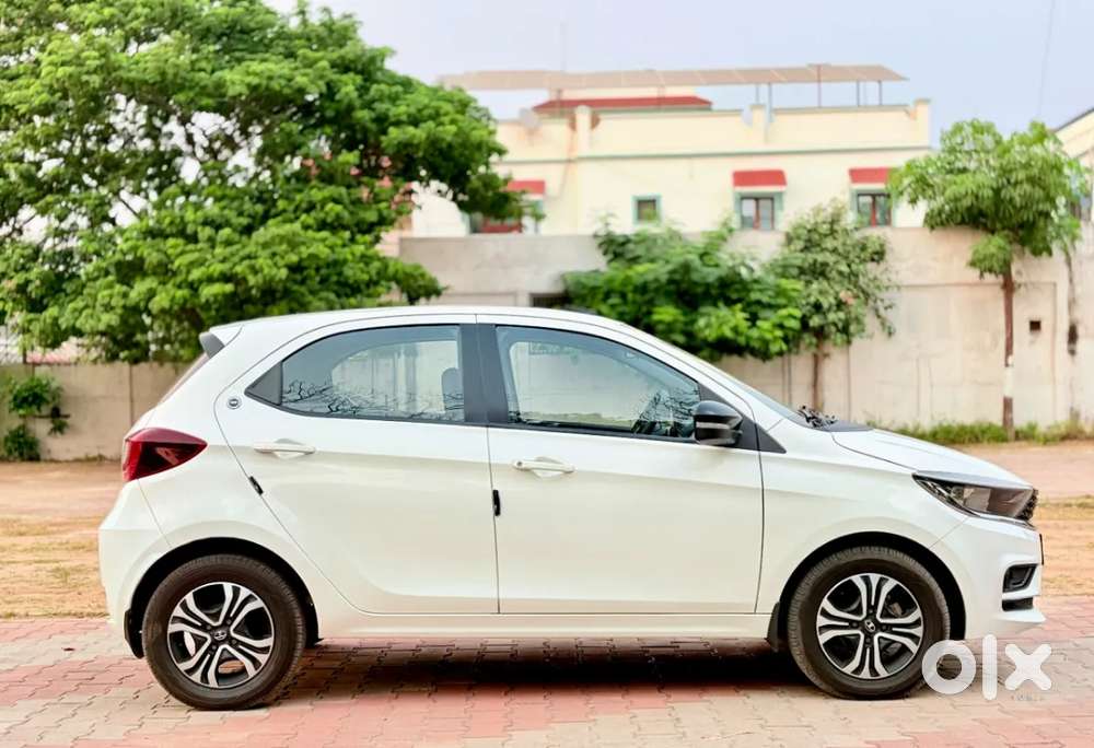 Tata Tiago 1.05 Revotorq Xt, 2023, Petrol