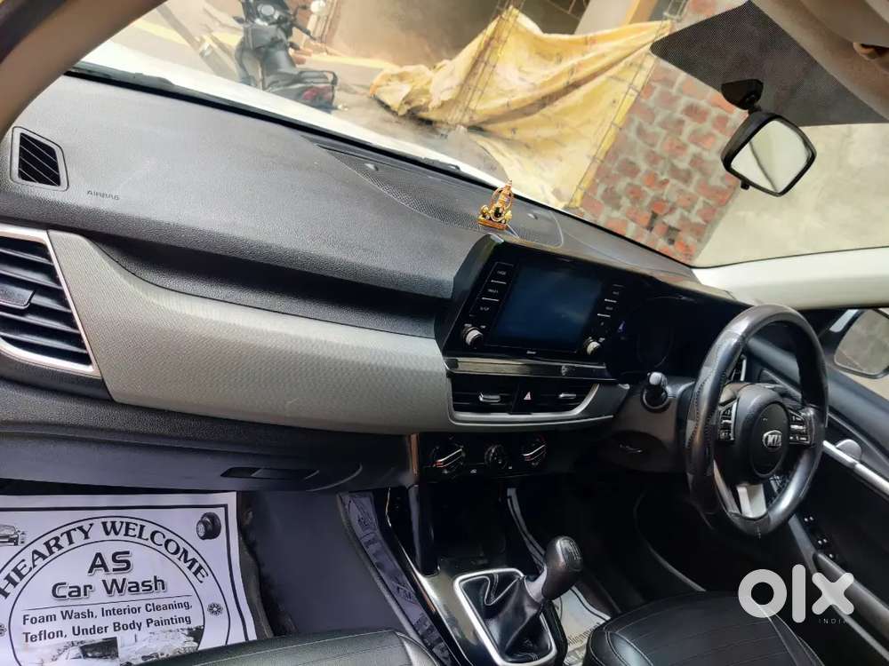 Full Condition Showroom Track