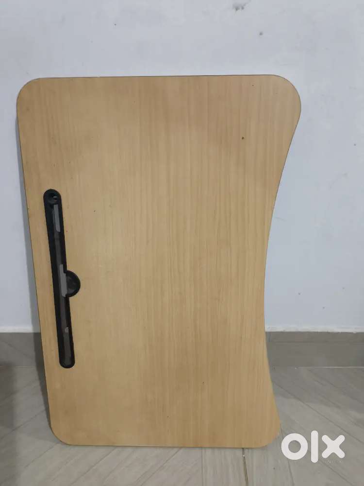 Portable Tables (foldable laptop table-₹300 each, Tea Table -₹400)