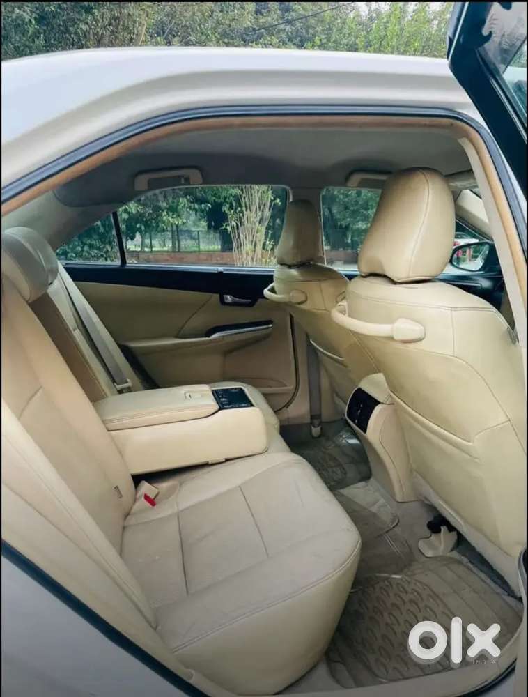 Toyota Camry Hybrid 2015