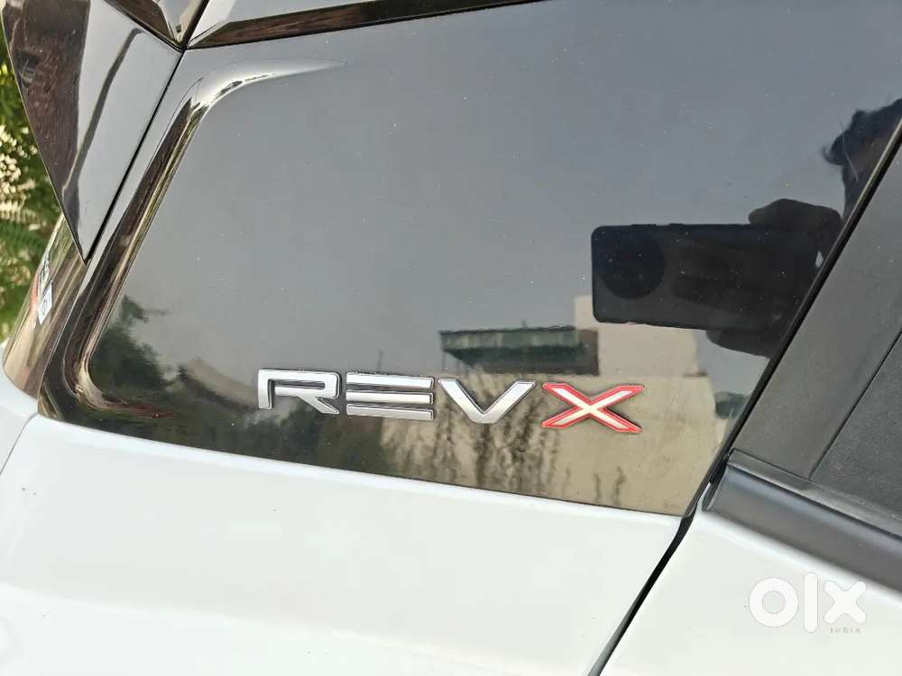 Mahindra Xuv 3xo 2025 Ax5l