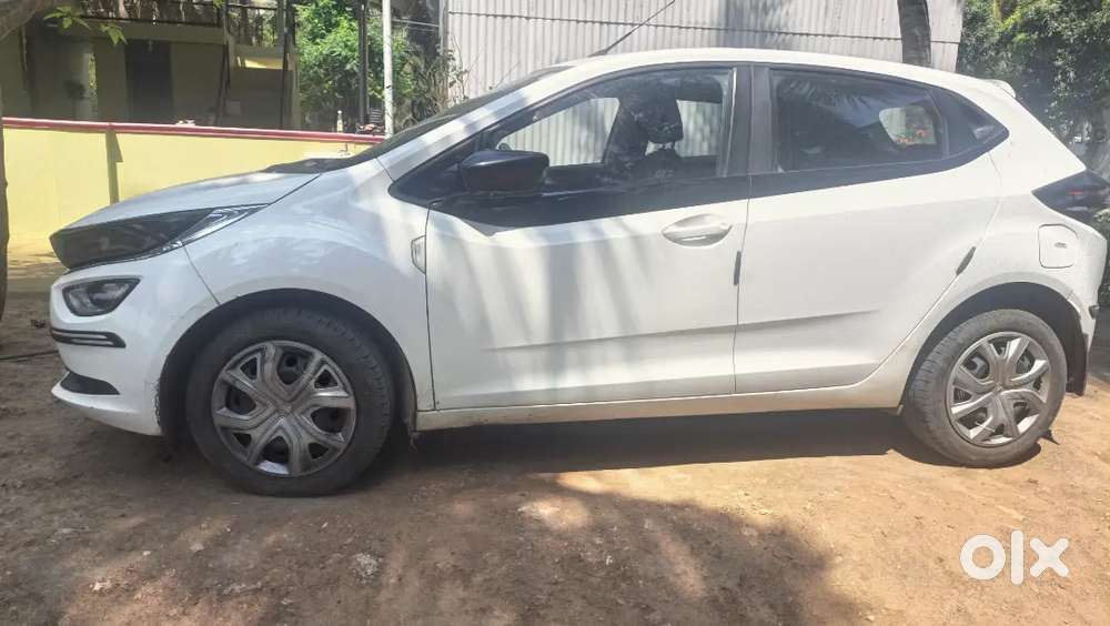 White Colour Car With Full Company Service Record