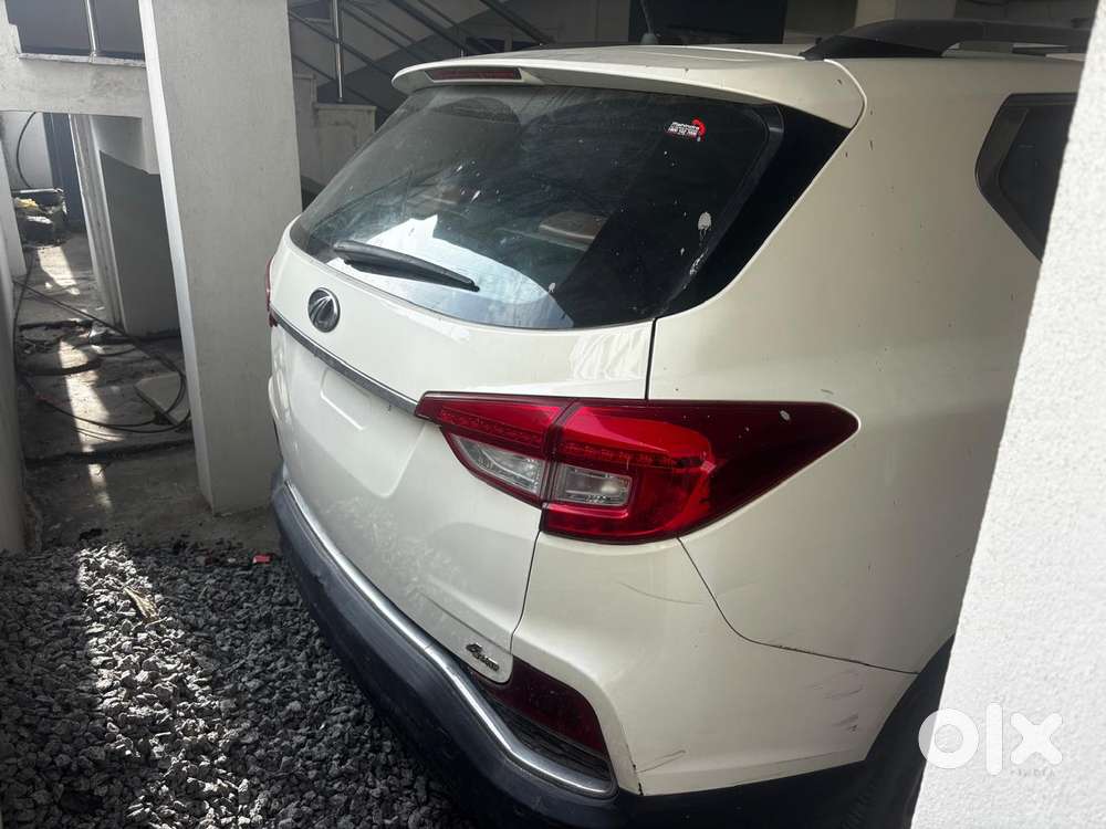 Mahindra Alturas G4 4x2 At, 2019, Diesel