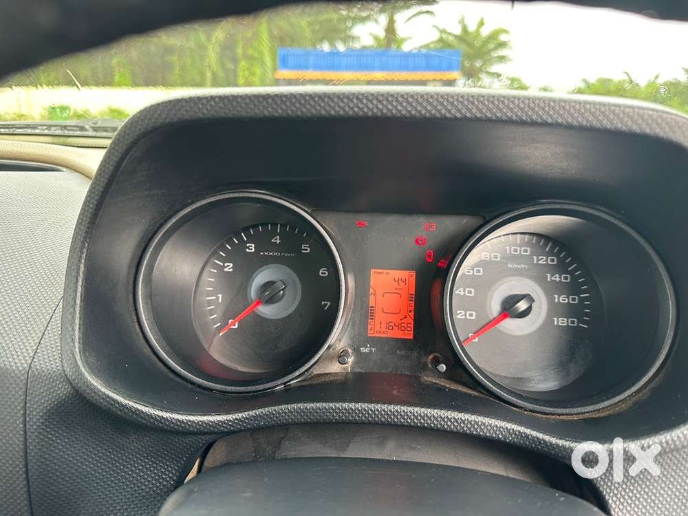 Mahindra Tuv 300 Plus 2019