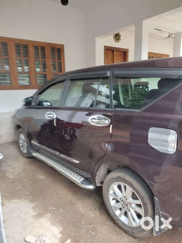 Toyota Innova Crysta 2016 Diesel 240000 Km Driven