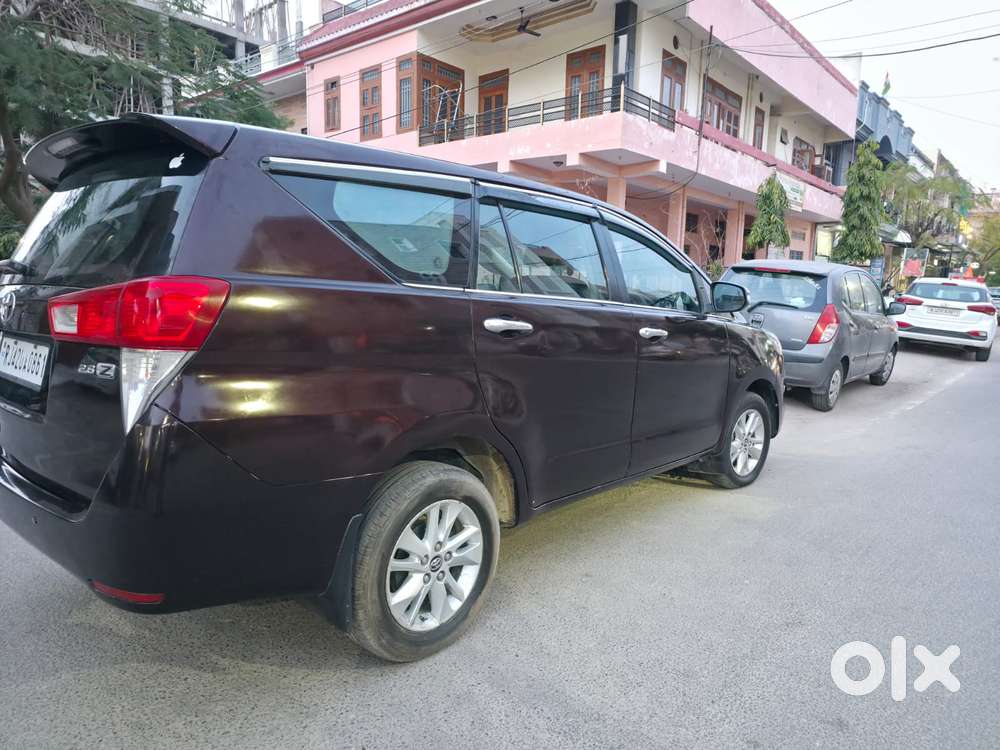 Toyota Innova Crysta 2.8z Automatic, 2017