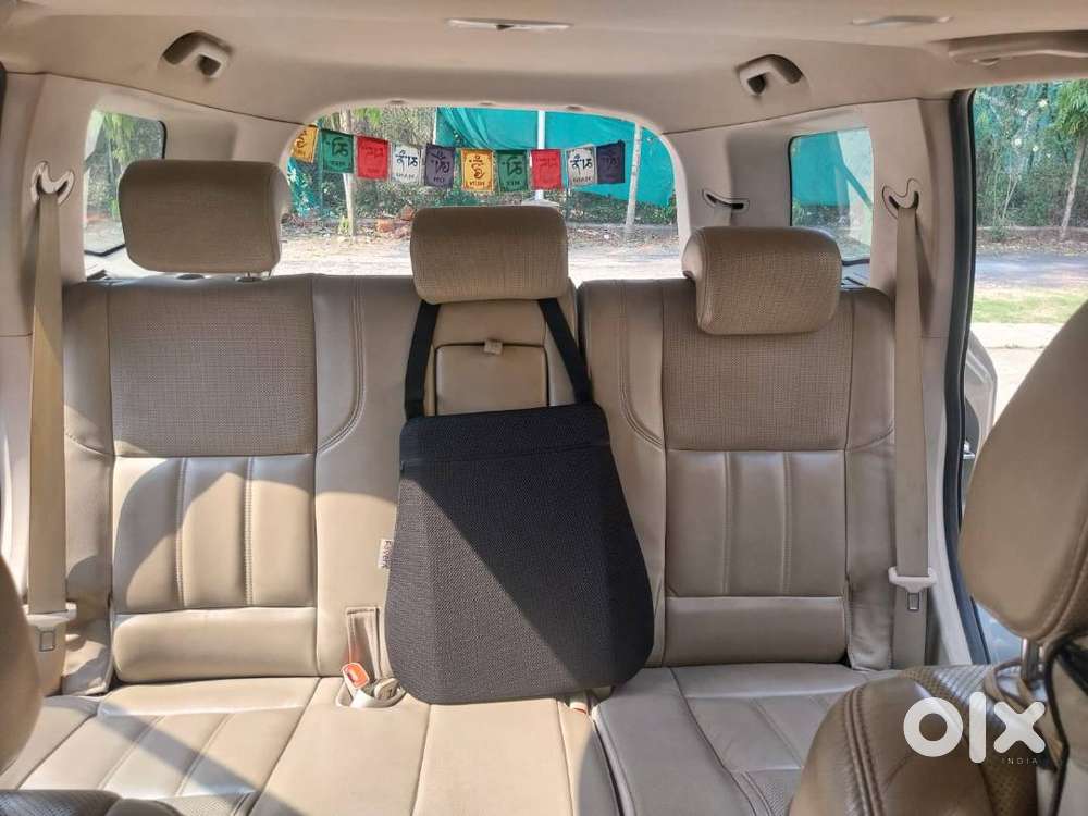 Mahindra Xuv 500 W10